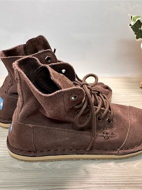 TOMS Women’s Brown Suede Lace-Up Ankle Boots Size 6